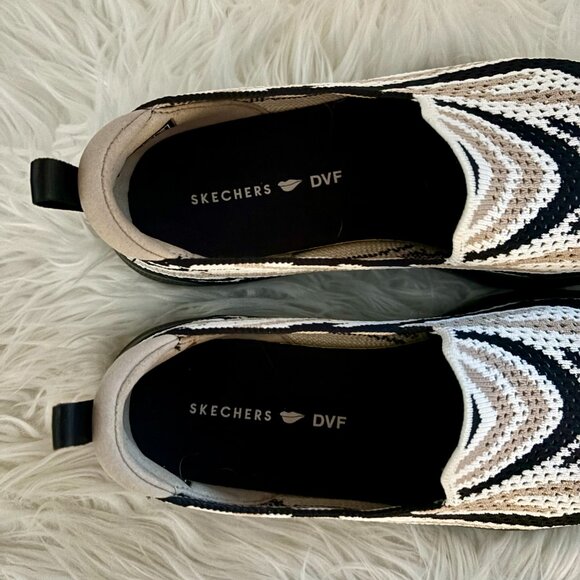 Skechers GoWalk 6  DVF size 7 - Picture 4 of 6